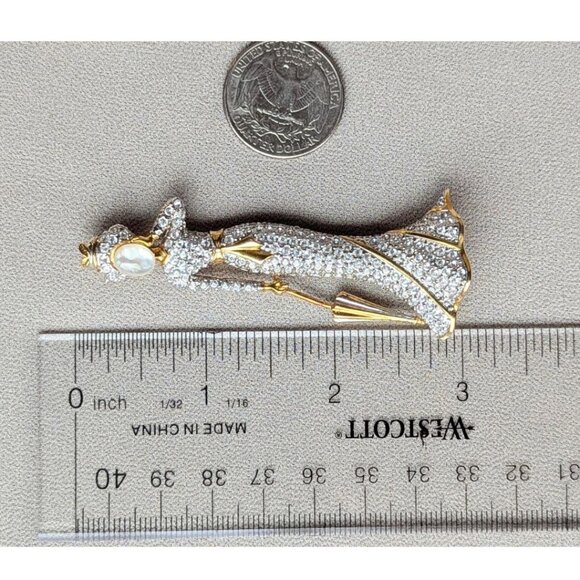 Vintage BUTLER Gold Tone Rhinestone Brooch Lady in Gown with Parasol - Picture 6 of 6